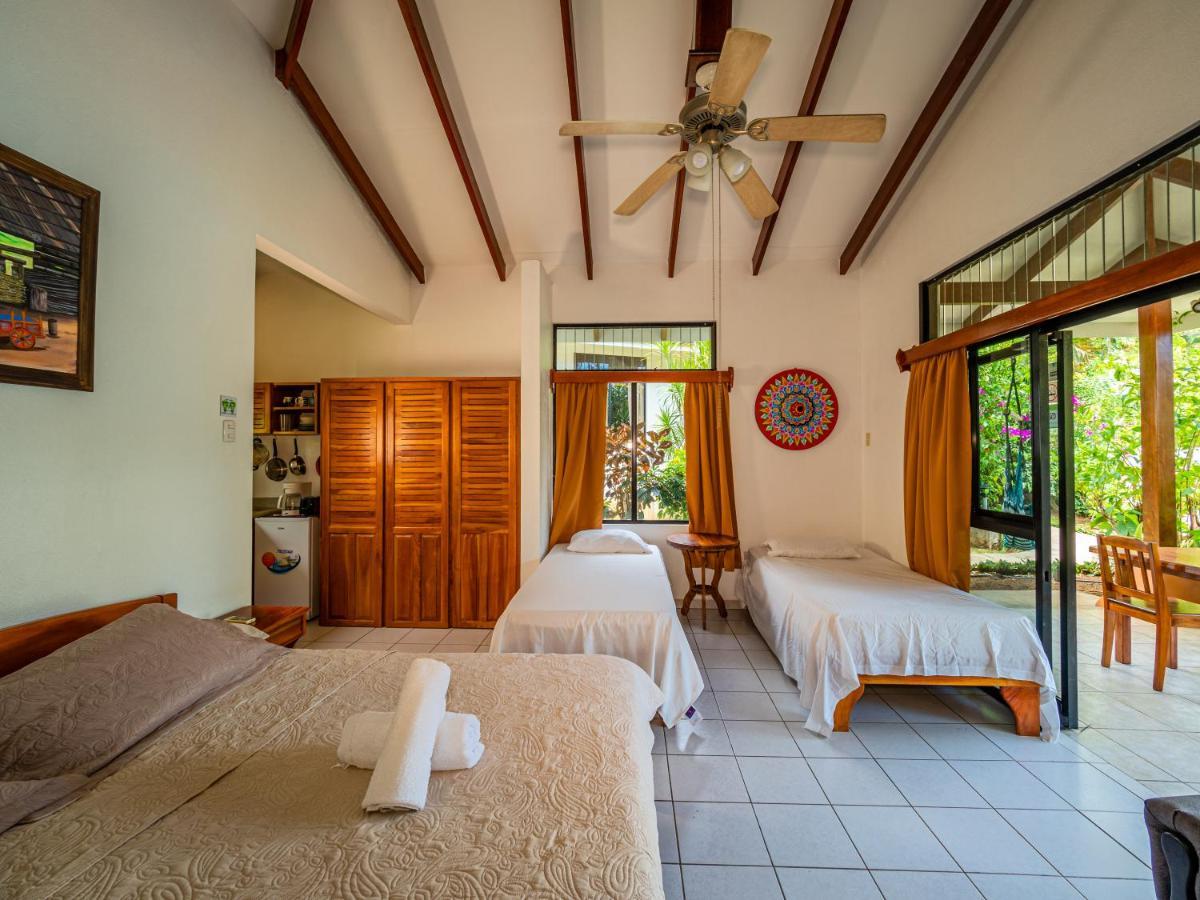 Hotel Colinas Del Sol Atenas Extérieur photo