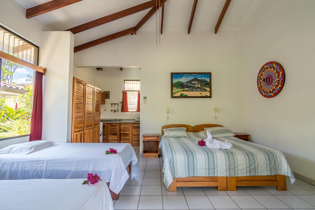 Hotel Colinas Del Sol Atenas Extérieur photo