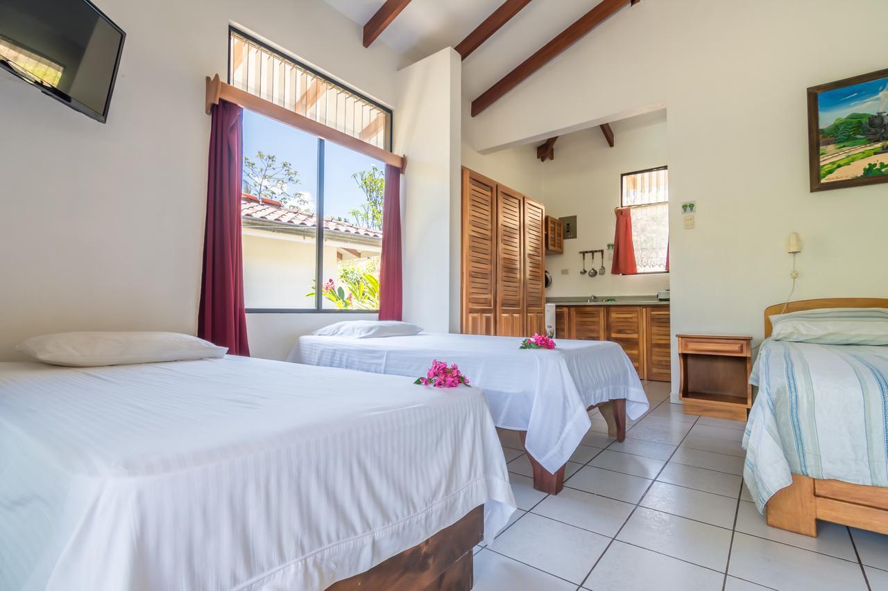 Hotel Colinas Del Sol Atenas Extérieur photo